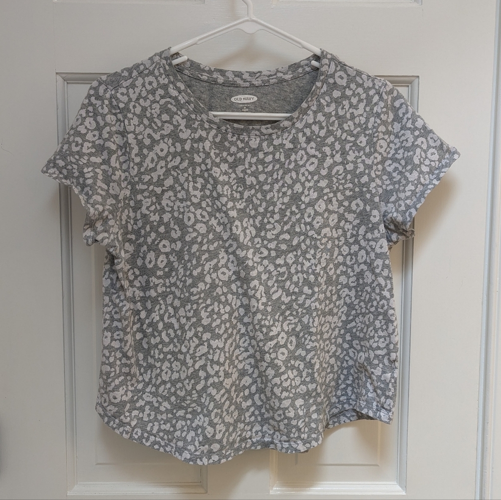 Old Navy leopard tee